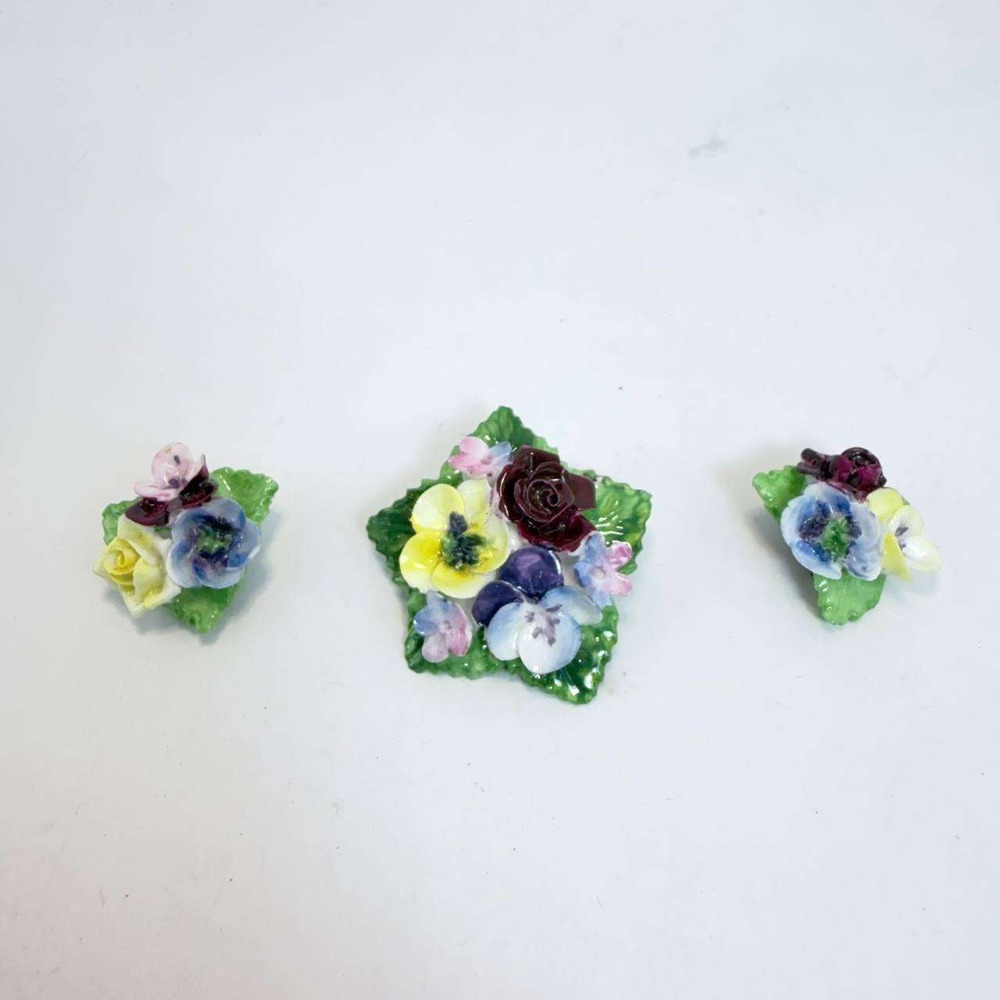 Vintage Made in England Bone China Floral Brooch and‎ Clip On Earrings Set